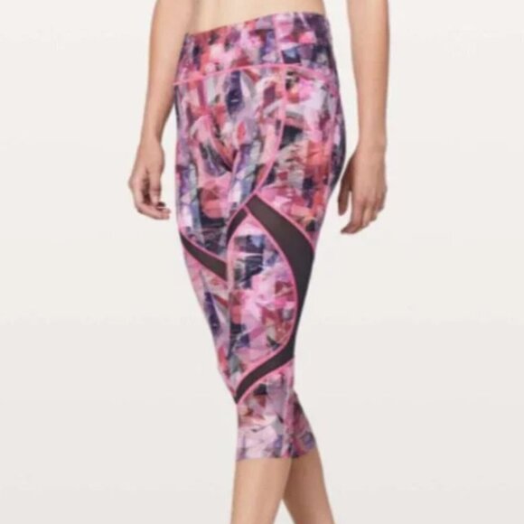 Lululemon Pink On Pace Crop 21" - Picture 2 of 13